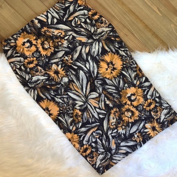 Dennis Merotto Designer Floral Twill Pencil Skirt - Picture 6 of 9